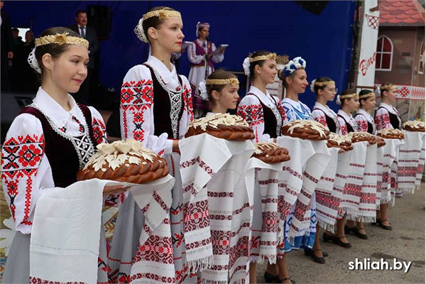 У Вішневе прайшлі «Дажынкі-2025»: ушанавалі лепшых хлебаробаў